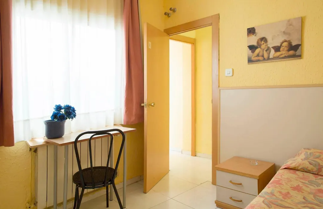 Hostal Alhambra Tarragona-1
